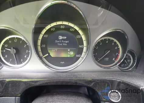 2010 Mercedes-Benz E 550 from USA, damaged, VIN WDDHF7CB9AA027075